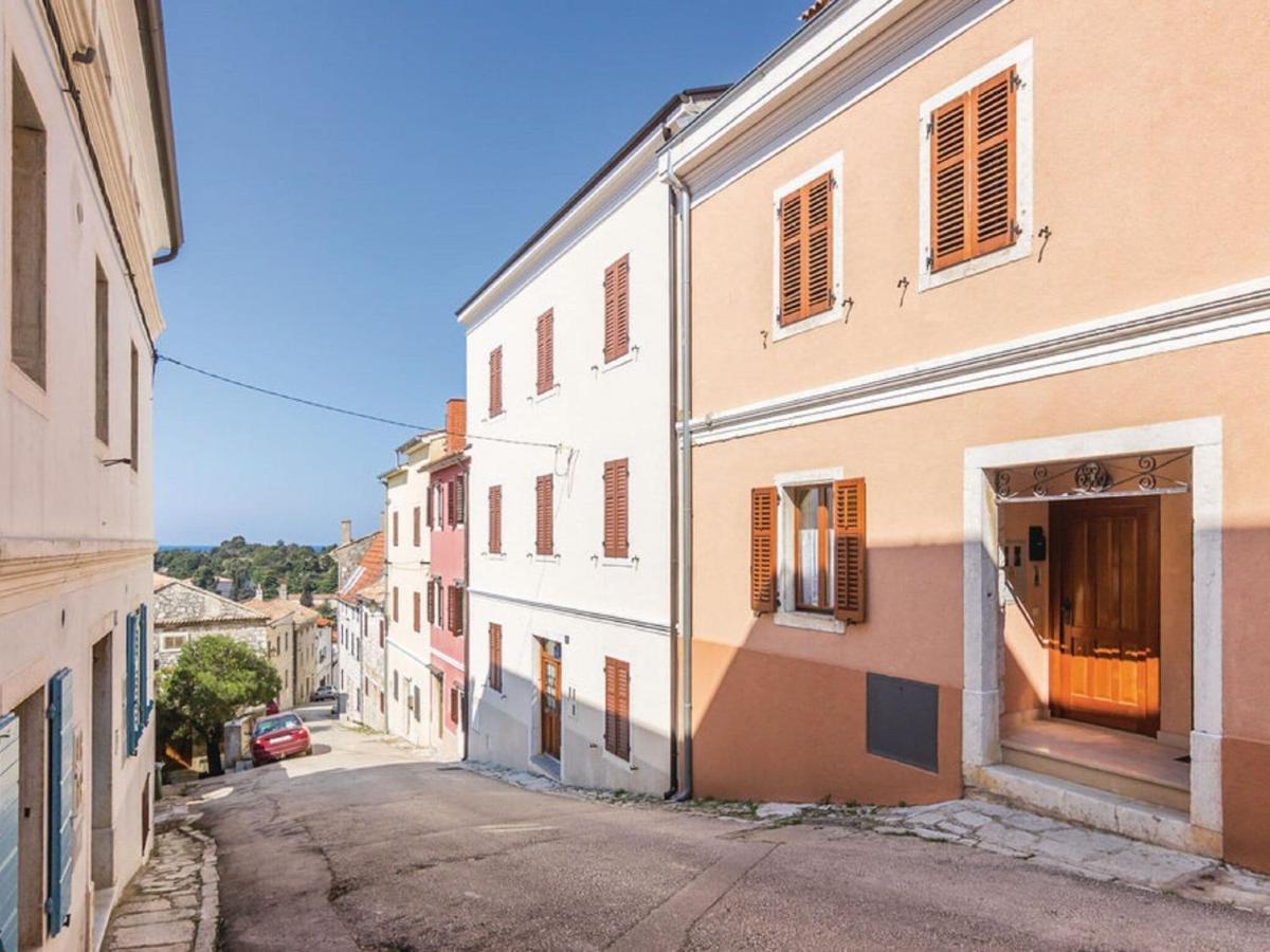 Rustic Holiday Home In Vrsar With Garden Exterior foto